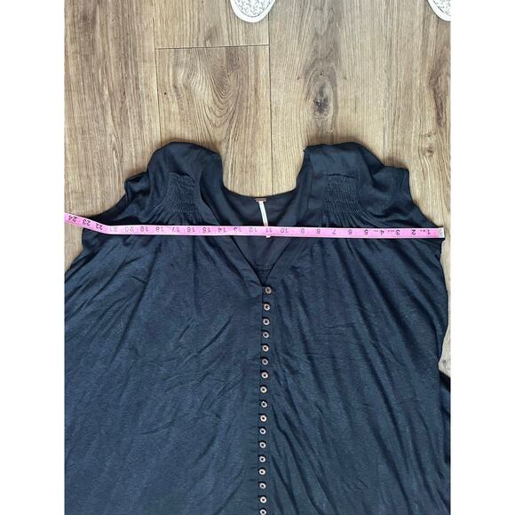 Free People Button Front Swing Tunic Black Cap Sleeve Boho Top Women’s XS - Picture 4 of 5